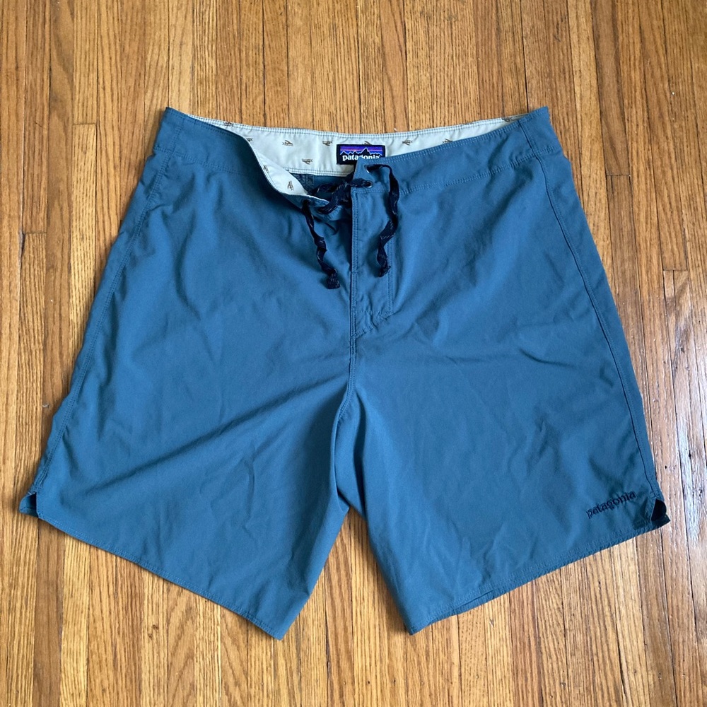 Patagonia Mens Board Shorts Size 35 Waist